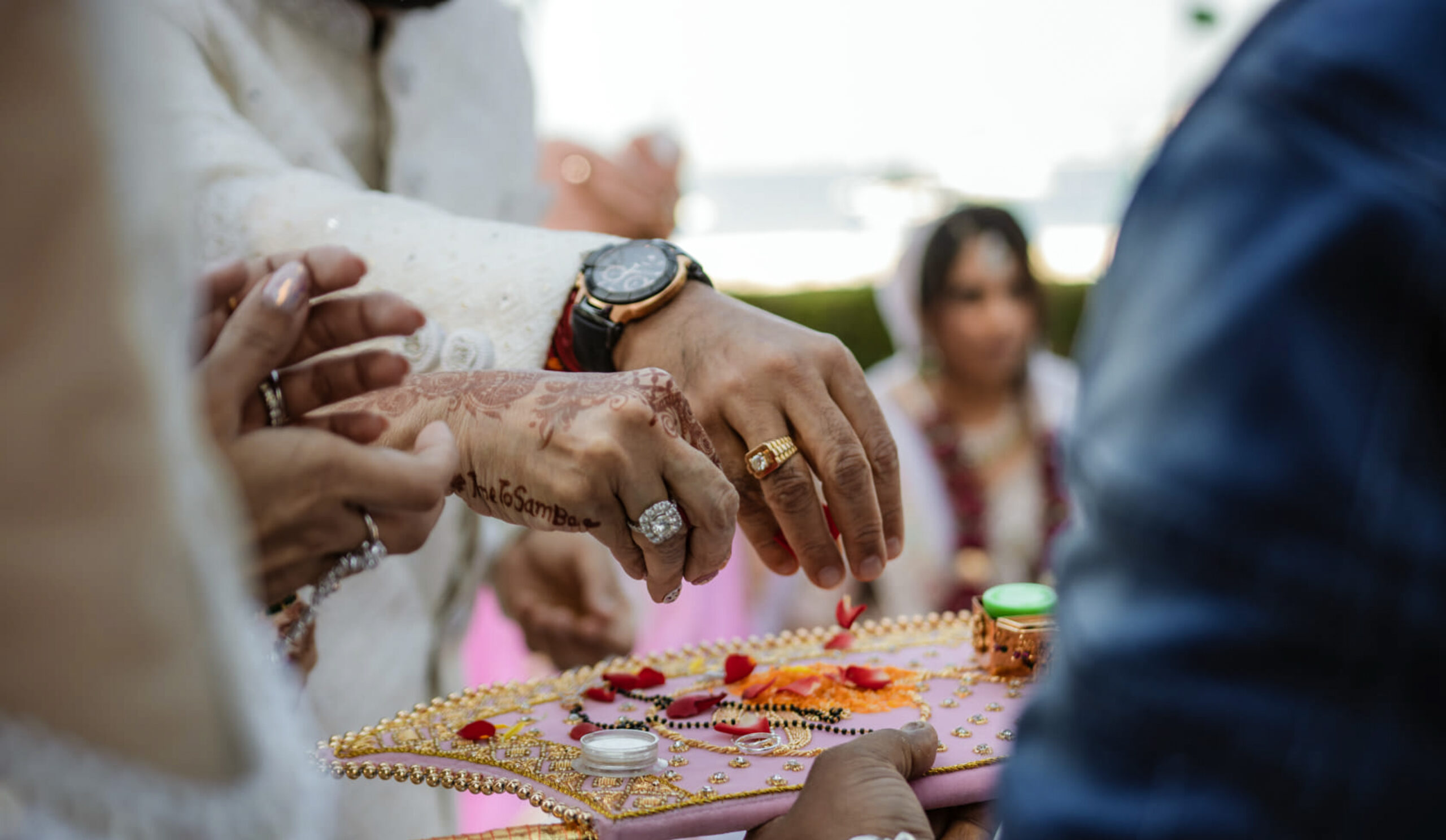 Arabisk bröllop, traditioner och seder mellan brudparet